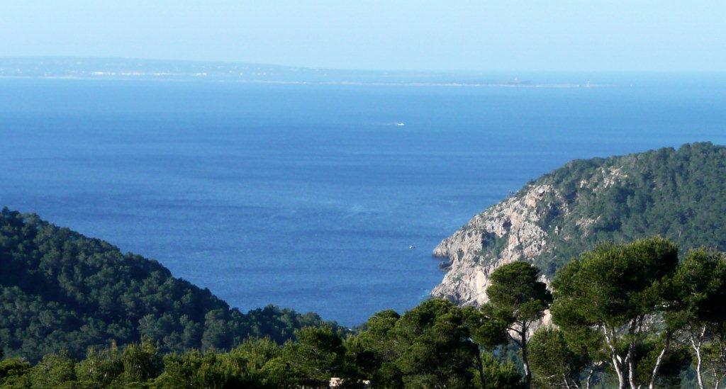 la vista sur desde la parcela con Formentera