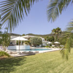 Magnifique villa moderne à louer avec 2 piscine et vues mer et campagne