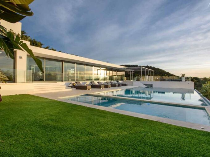 Superbe villa moderne de luxe à louer à Ibiza